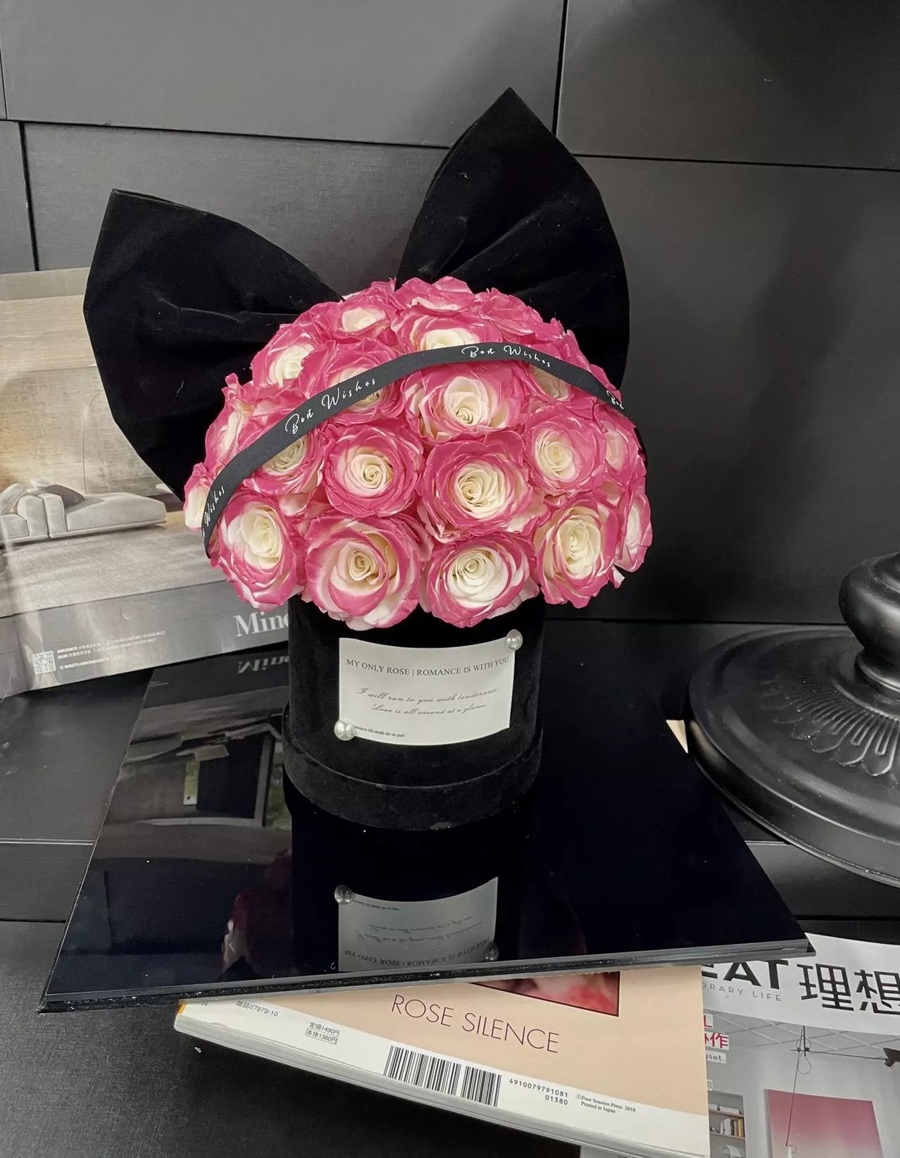 Long-Lasting Rose Hug Bucket with Preserved Flowers - Forever Affection Gift, Perfect for Valentine's Day & Anniversary