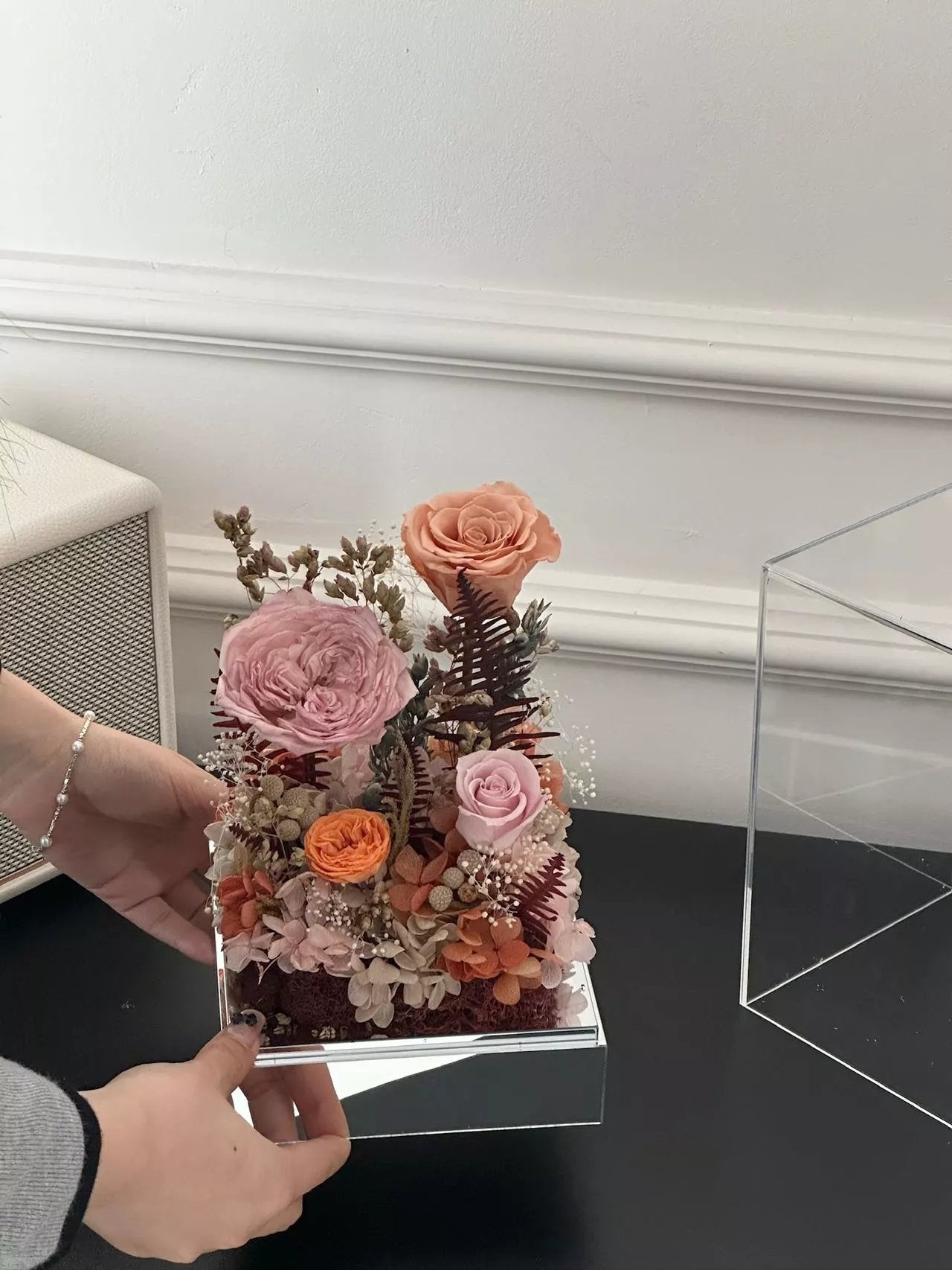 Premium Preserved Flower Garden Gift Box: Acrylic Everlasting Rose Ornament — A Birthday and Valentine's Day Gift for Female Friends