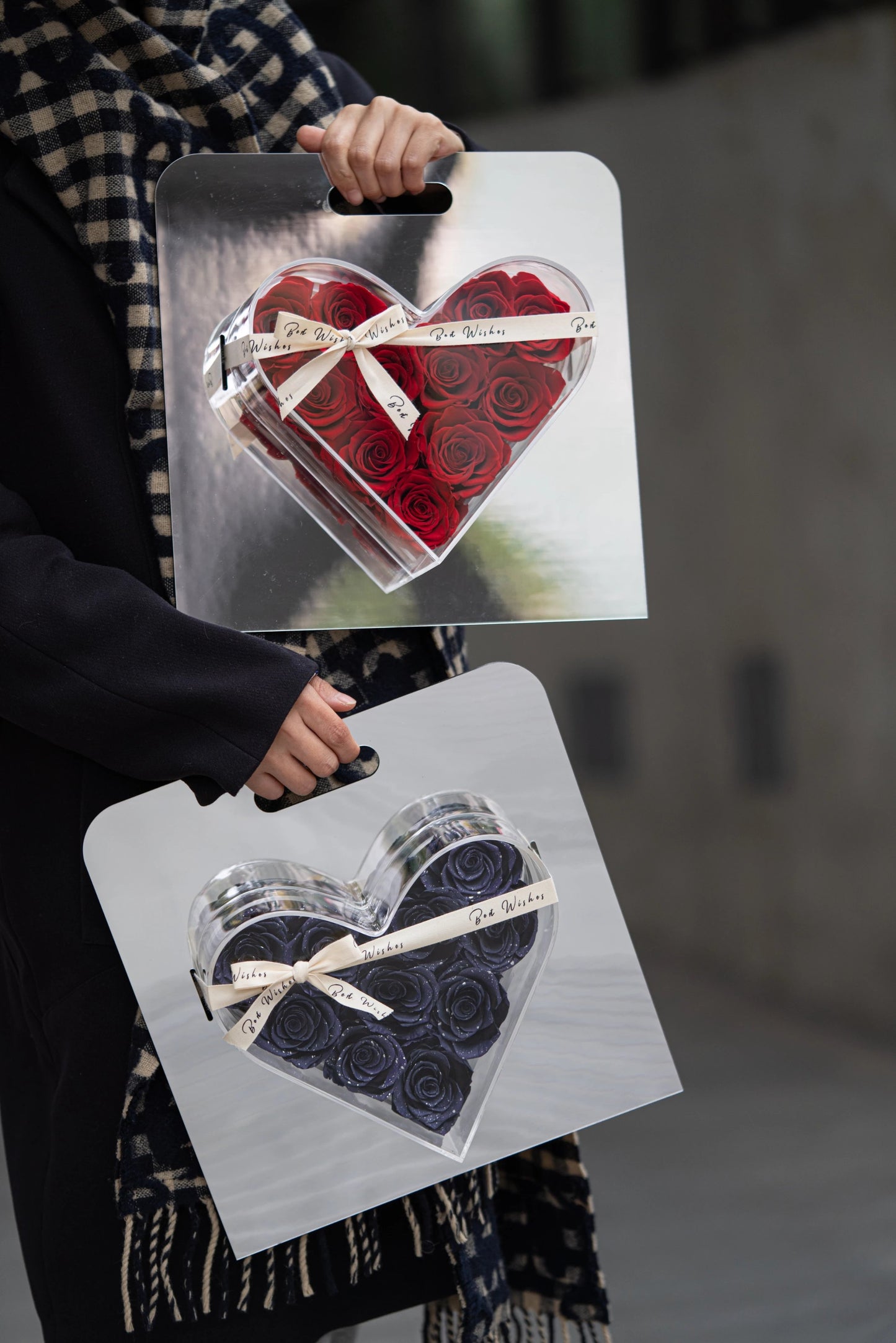 Preserved Rose Mirror-Heart Ornament — The Perfect Gift for Qixi Festival; Also Ideal for Anniversaries, Wedding Favors, and Birthday Celebrations.