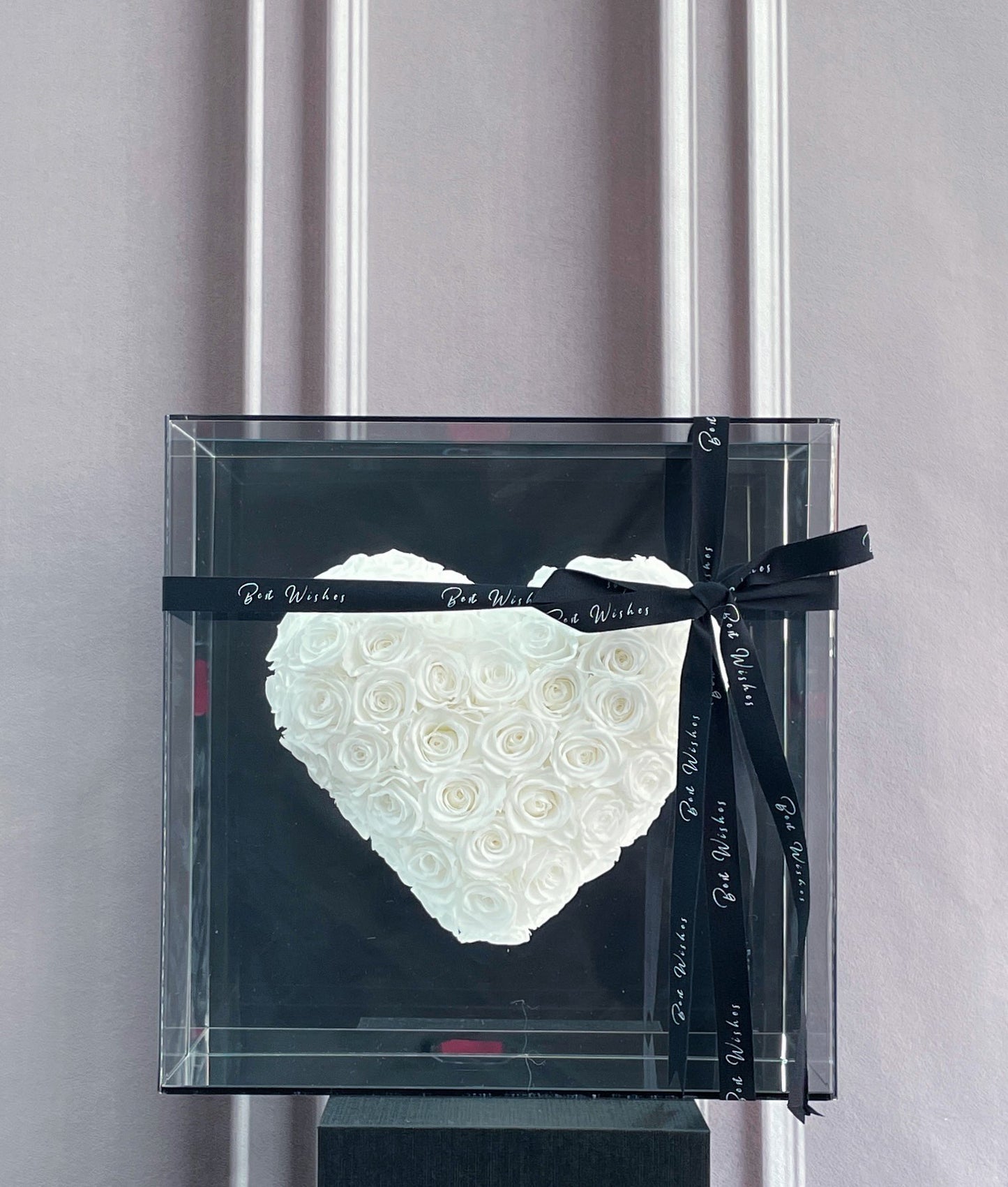 Acrylic Preserved Rose Heart-Shaped Gift Box — A Romantic Gift for Your Beloved; Ideal for Birthdays, Holidays, and Wedding Favors