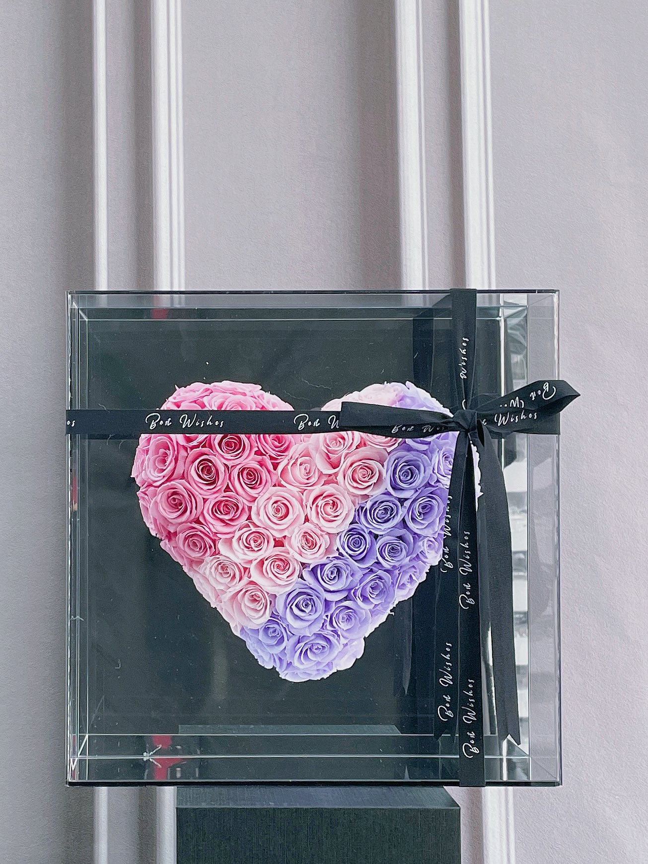 Acrylic Preserved Rose Heart-Shaped Gift Box — A Romantic Gift for Your Beloved; Ideal for Birthdays, Holidays, and Wedding Favors