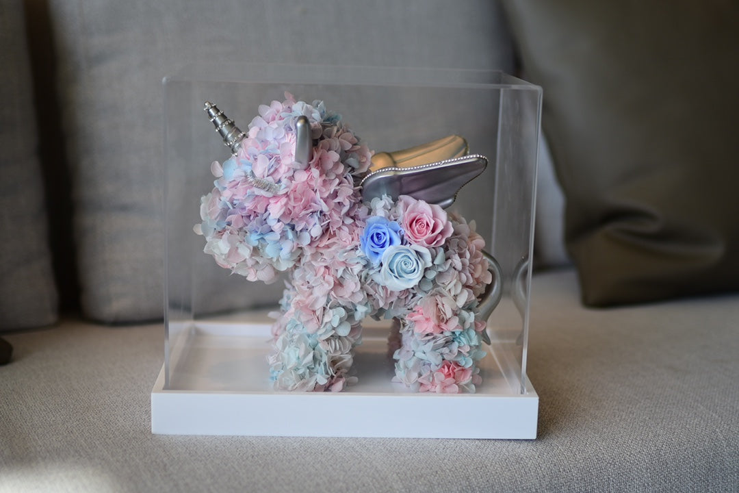 A creatively designed preserved flower cartoon unicorn figurine—a beautiful birthday gift. A surprise gift box for her.