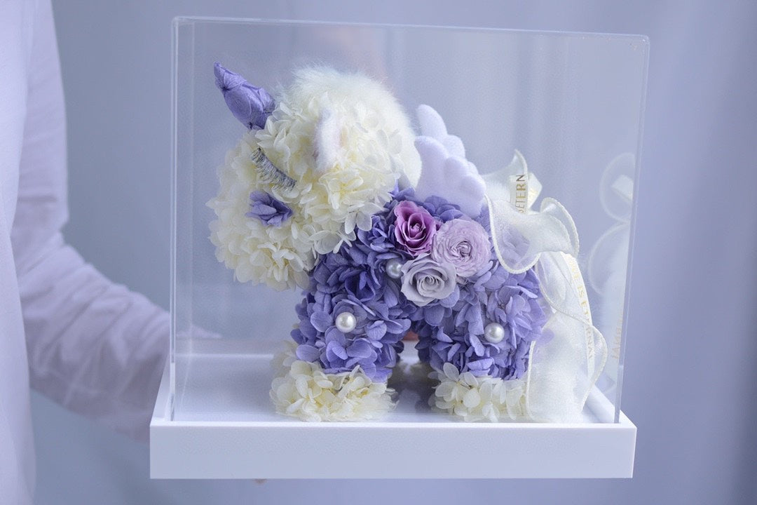 Personalized Unicorn with Preserved Flowers - Custom Name Gift for Baby Shower, Christmas, Special Occasions