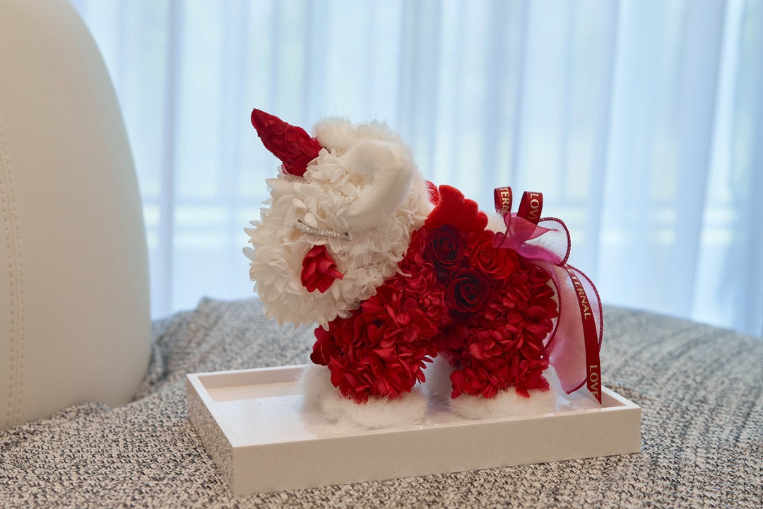 Personalized Unicorn with Preserved Flowers - Custom Name Gift for Baby Shower, Christmas, Special Occasions