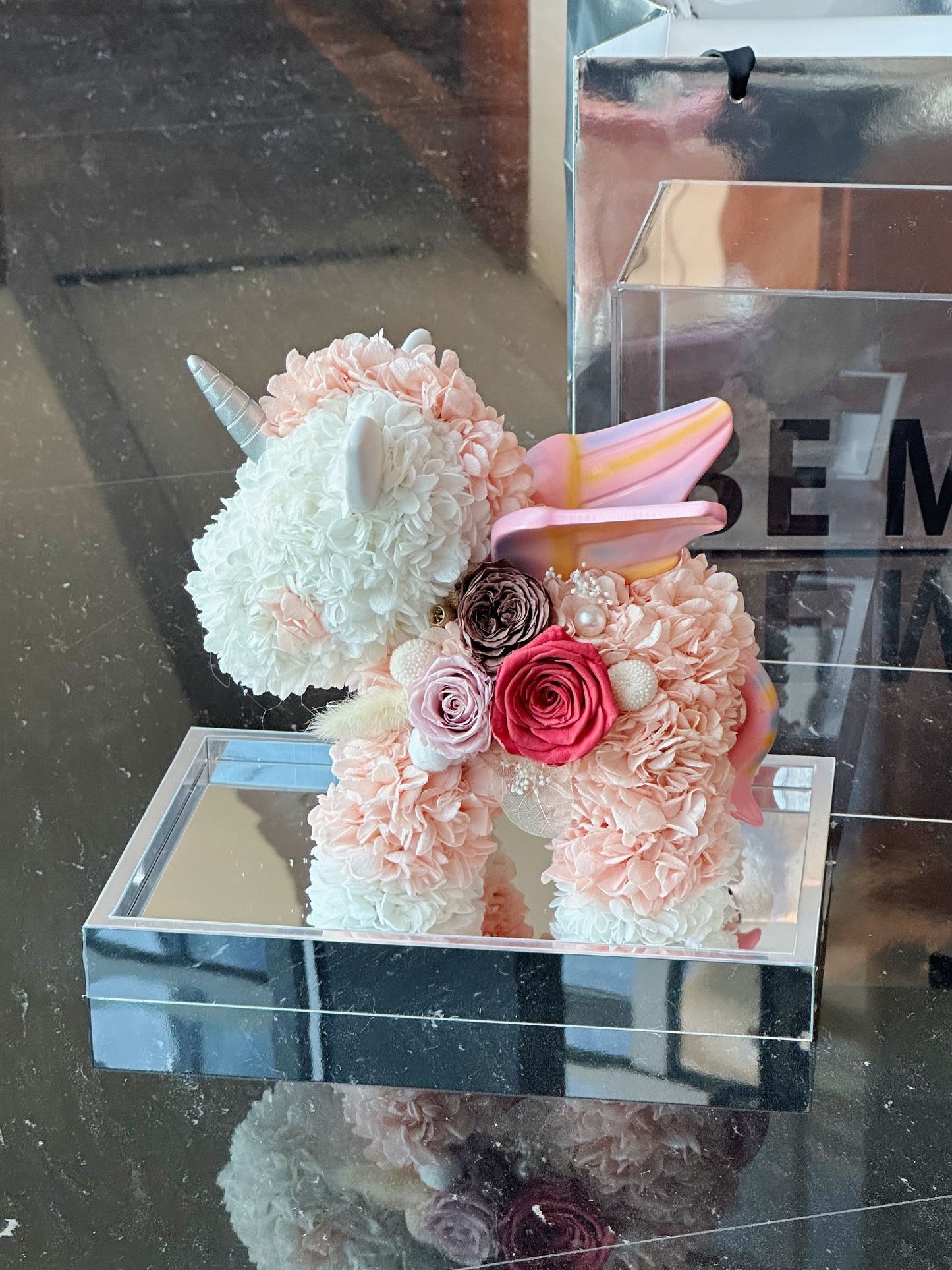 Charming & Adorable Preserved Flower Unicorn Ornament — Elegant Anniversary Gift Box, Ideal Holiday Present & Birthday Gift Set