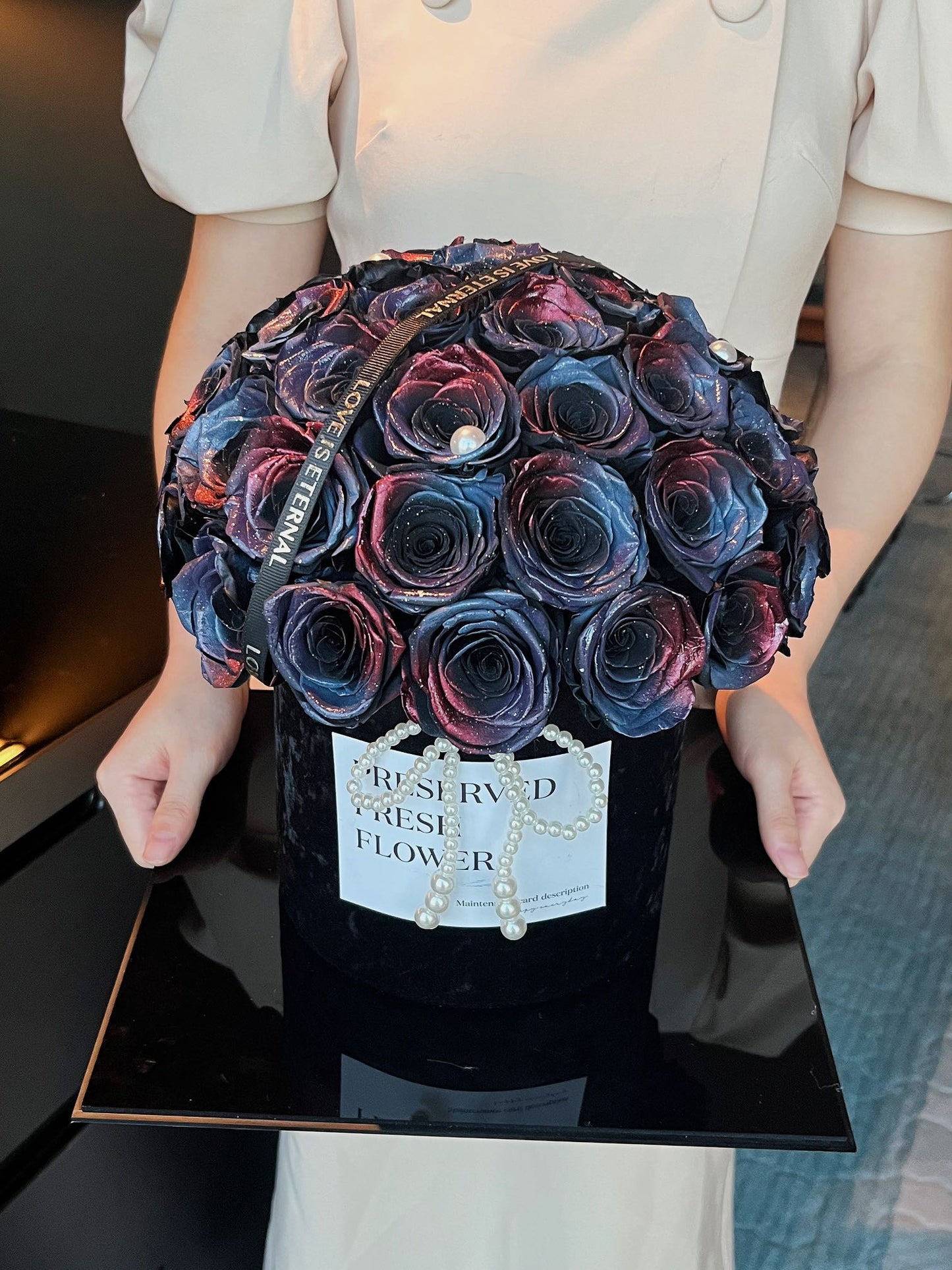 Everlasting Rose Hug Bucket (Preserved) - Timeless Gift for Her, Ideal for Birthday, Wedding