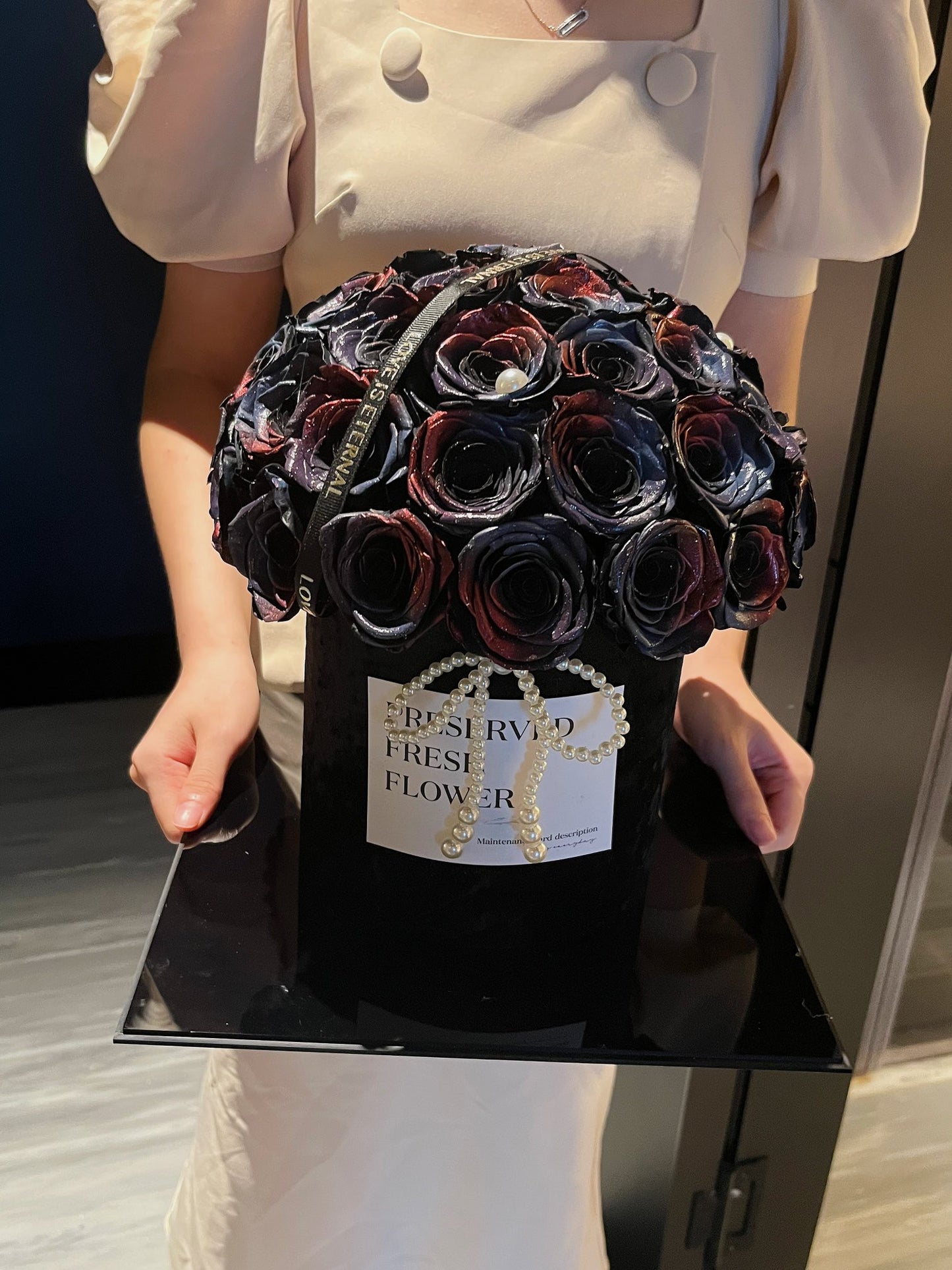 Everlasting Rose Hug Bucket (Preserved) - Timeless Gift for Her, Ideal for Birthday, Wedding