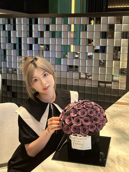 Preserved Rose Flower Bucket: An Exquisite Preserved Flower Gift Box—A Festive Gift for Your Wife or Girlfriend.