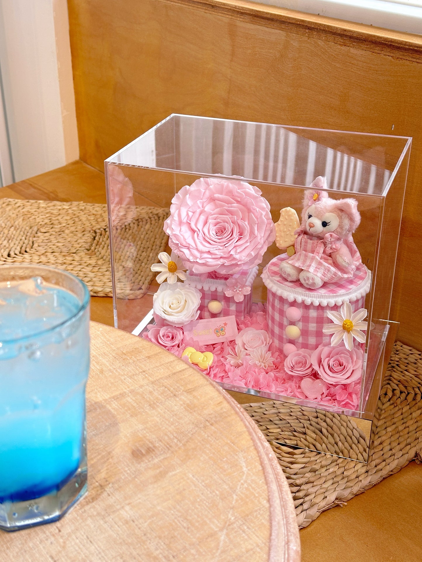 Creative Preserved Flower Gift Box × Cartoon Doll Garden Art Ornament — A Gift for Valentine's Day, Birthdays, and Anniversaries