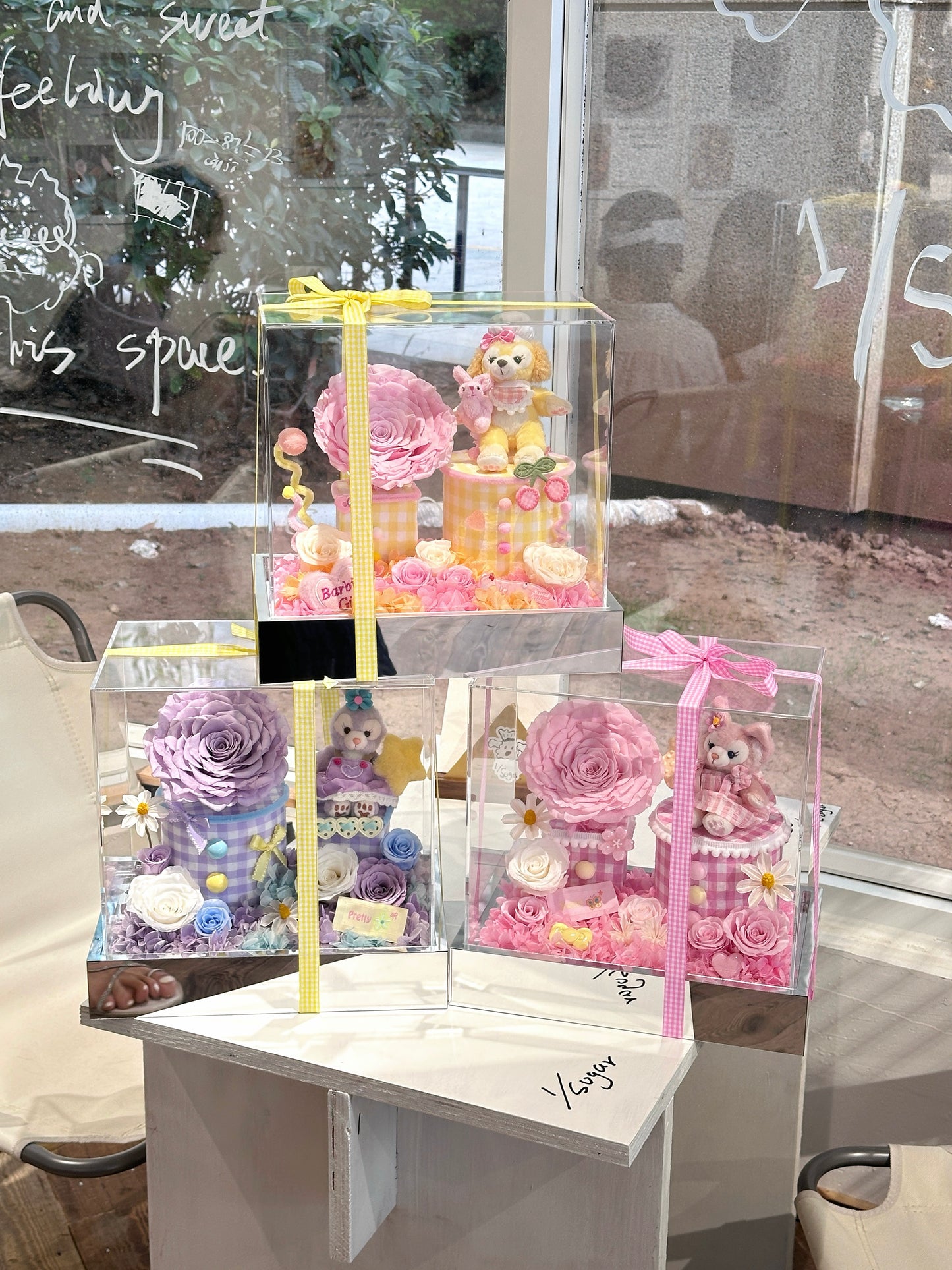 Creative Preserved Flower Gift Box × Cartoon Doll Garden Art Ornament — A Gift for Valentine's Day, Birthdays, and Anniversaries