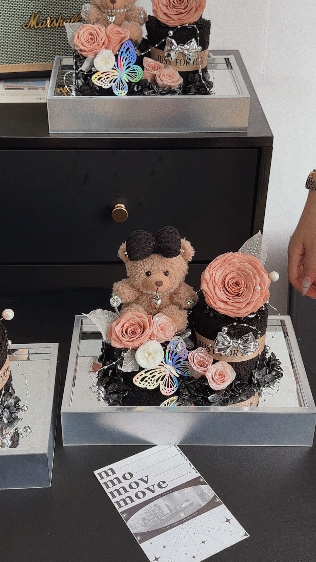 Creative Preserved Flower Gift Box × Cartoon Doll Garden Art Ornament — A Gift for Valentine's Day, Birthdays, and Anniversaries