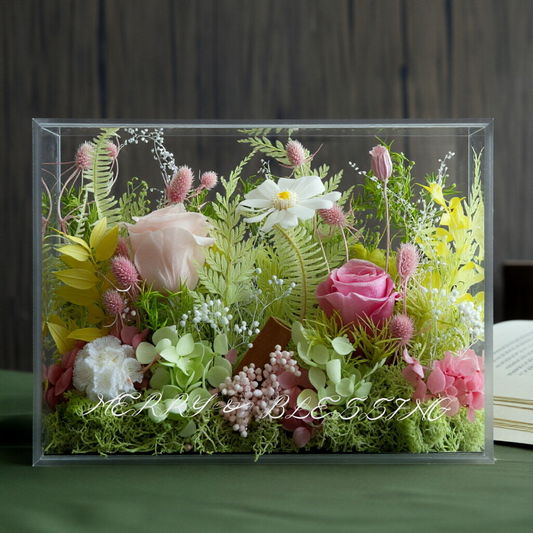Transparent acrylic preserved flower gift box floral arrangement, an ideal choice for living room decoration and tabletop display.
