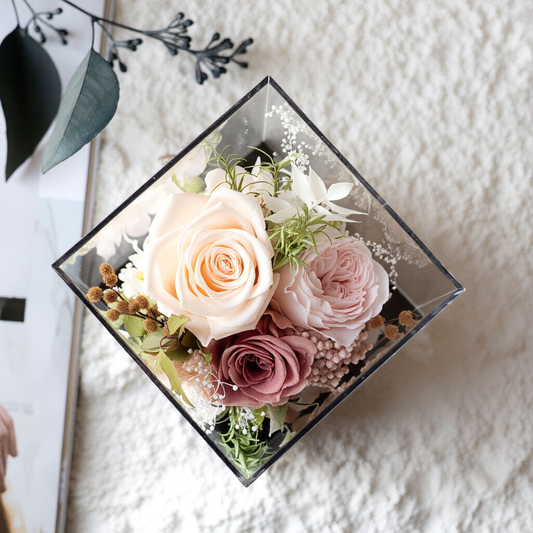 Preserved Flower Gift Box — Featuring Transparent Acrylic Packaging — An Ideal Choice for Festive Greetings, Mother's Day, and Birthday Gifts