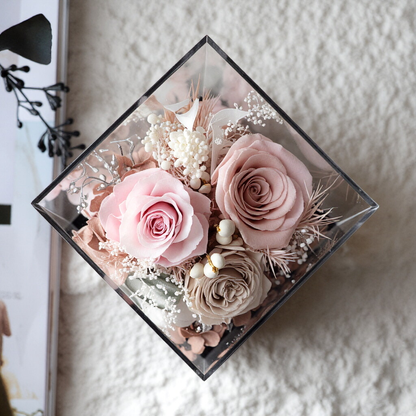 Preserved Flower Gift Box — Featuring Transparent Acrylic Packaging — An Ideal Choice for Festive Greetings, Mother's Day, and Birthday Gifts