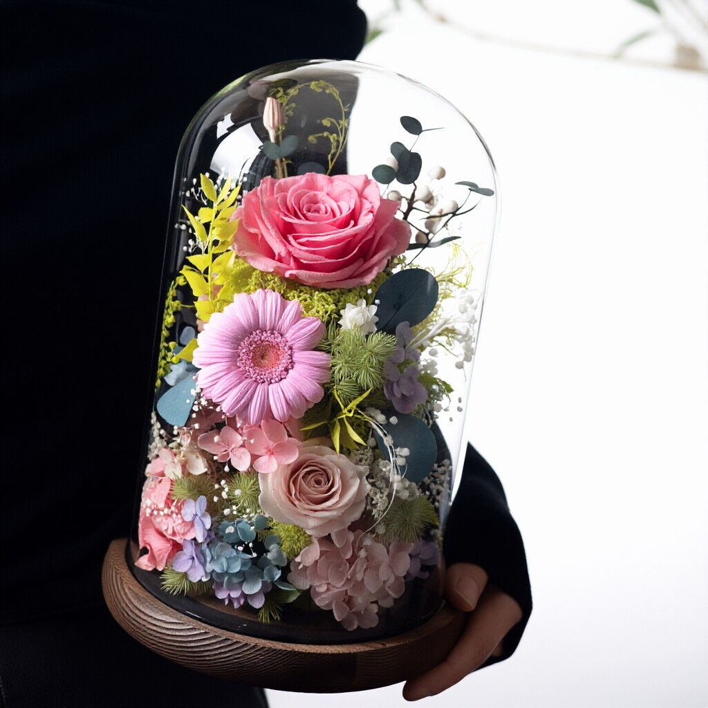 Preserved Rose in Glass Dome with LED Light — Romantic Desktop Ornament Gift Box, Perfect for a Girlfriend's Birthday or Valentine's Day