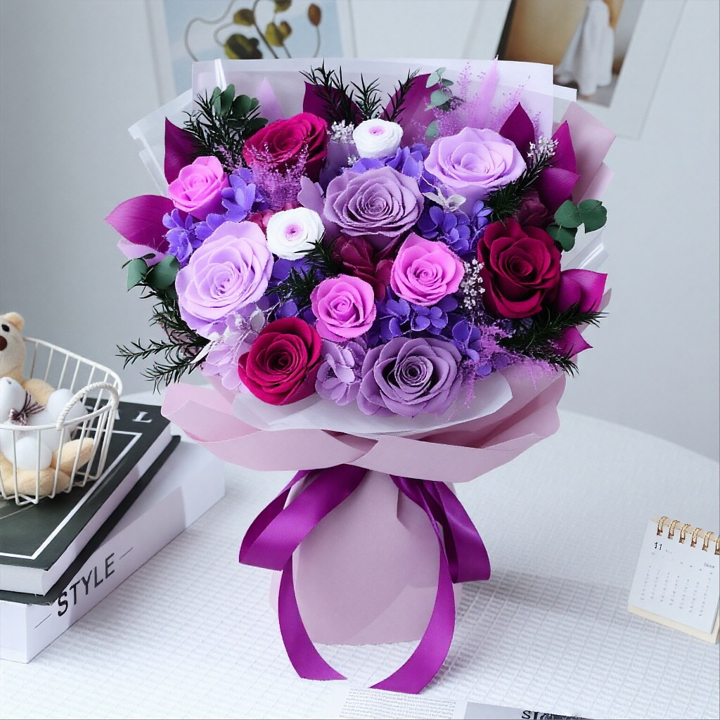 Preserved Rose Gift Box: A Creative Mother's Day Offering, Graduation Season Gift Set, and Teachers' Day Keepsake