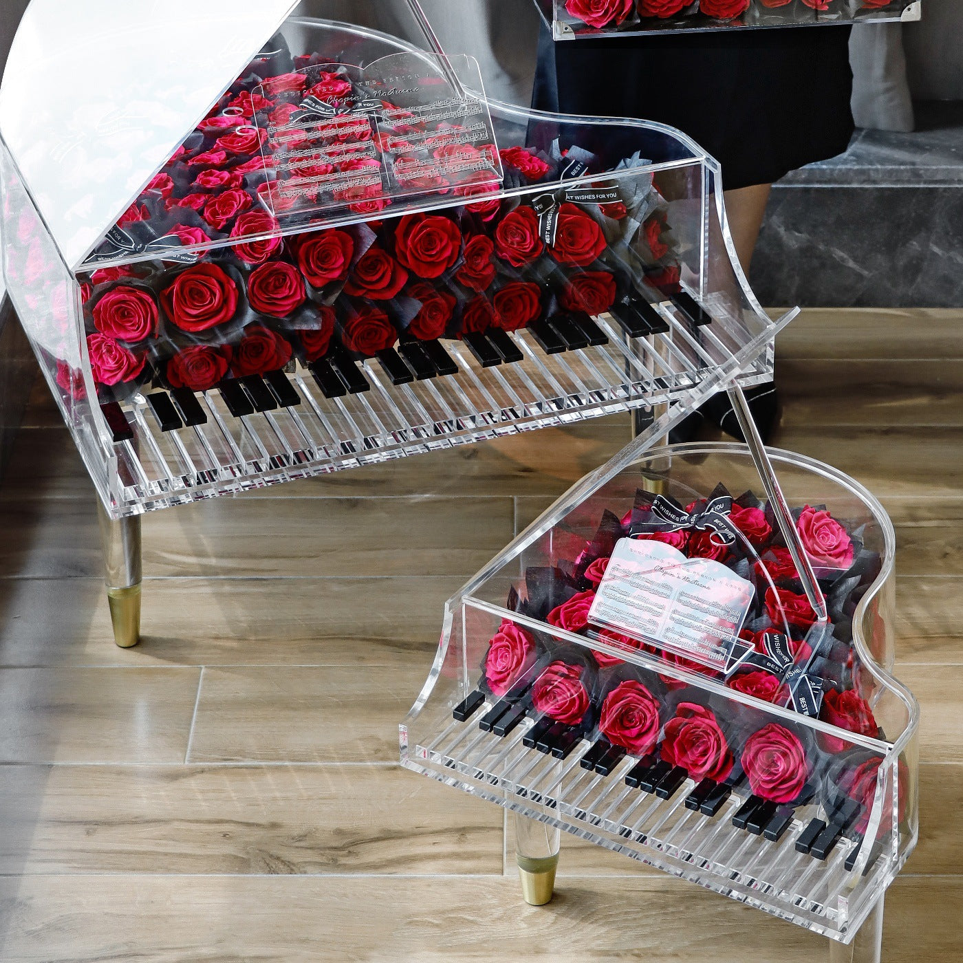 Creative Preserved Rose Acrylic Piano Gift Box — An Exquisite Decoration Meticulously Crafted Especially for Women